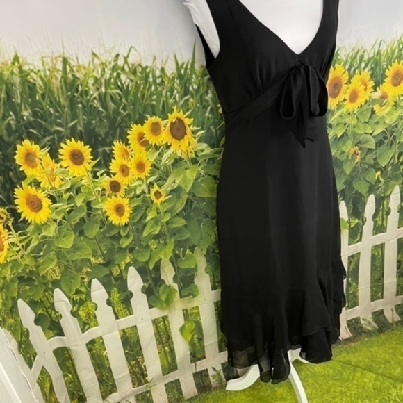 MAX & CLEO Black Ruffle Flounce V-neck Midi 10 - Picture 7 of 13